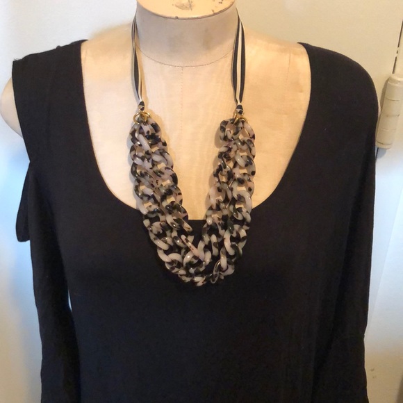 Black open shoulder bell sleeved dress size 2x - Picture 4 of 5